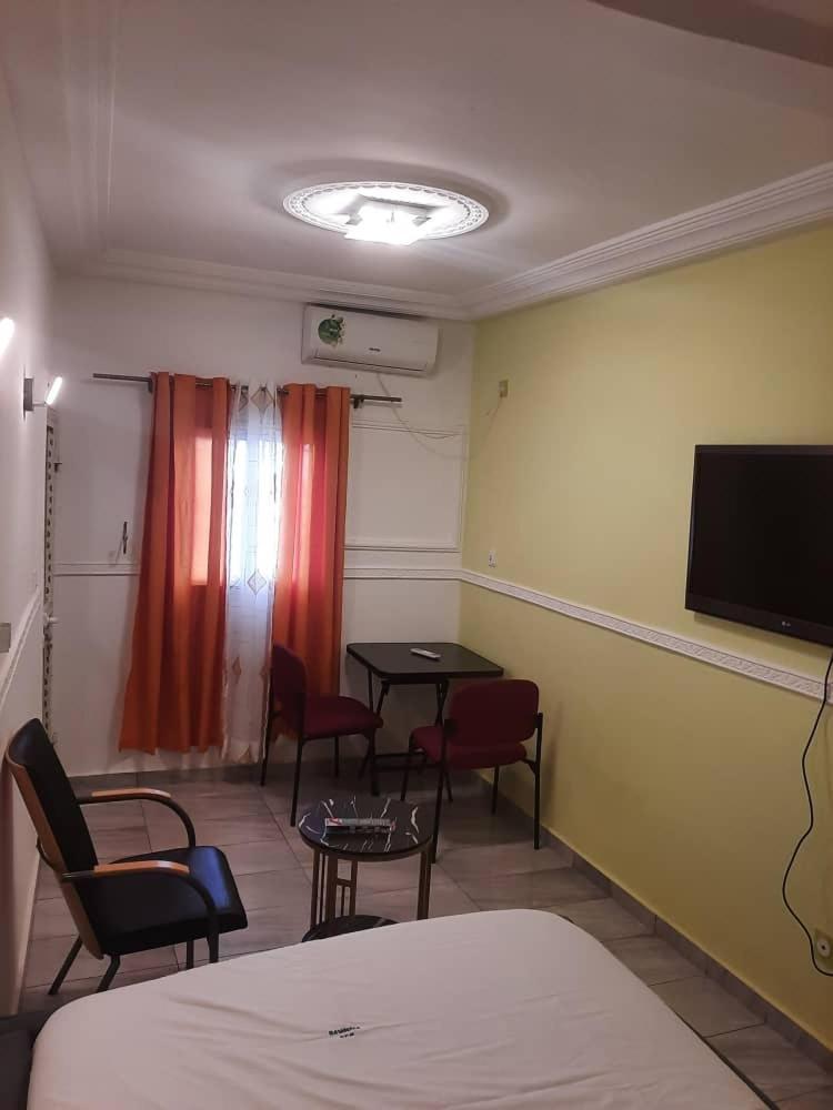 Residence P P M Odza Yaoundé Екстериор снимка